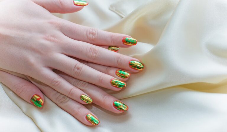 Mirror Manicure